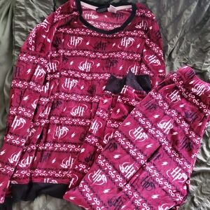 SOLD⚡️HARRY POTTER PJ'S!! L TOP, M BOTTOMS⚡️